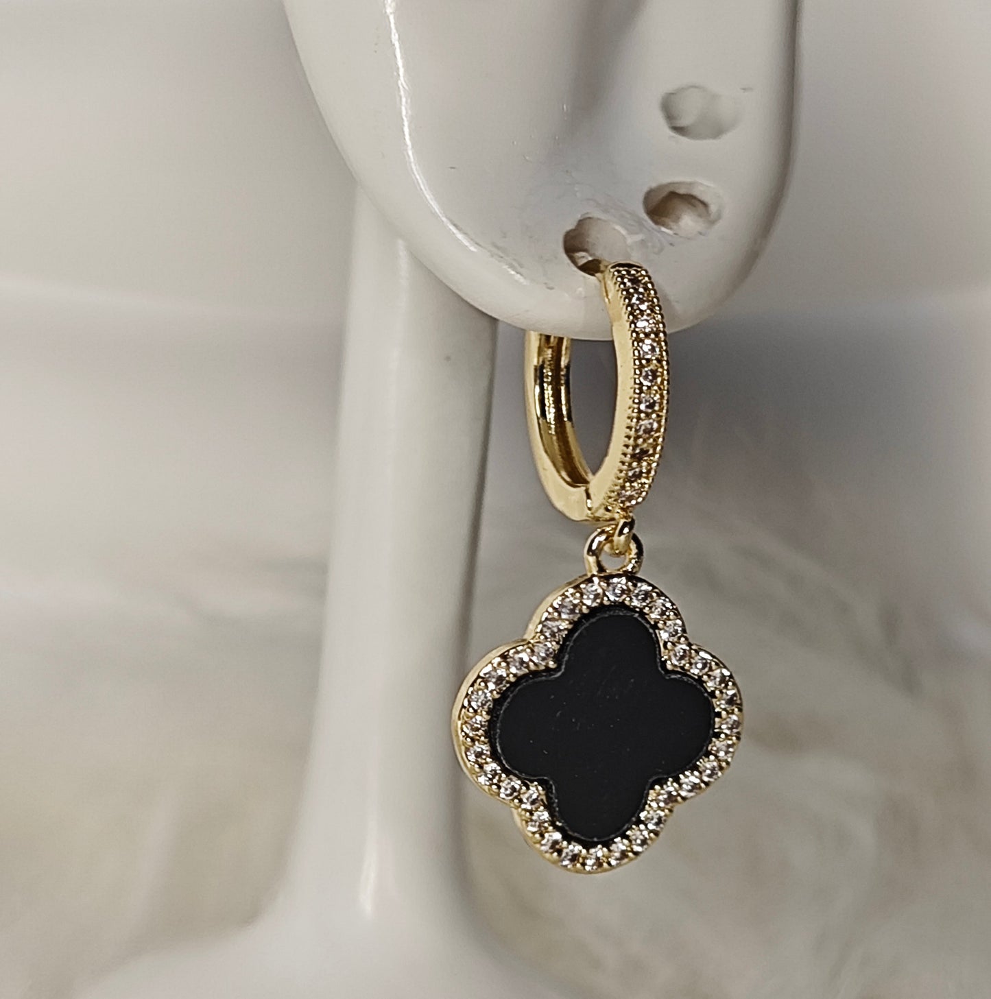 Orecchini a forma di trifoglio placcati oro Élégance Noire