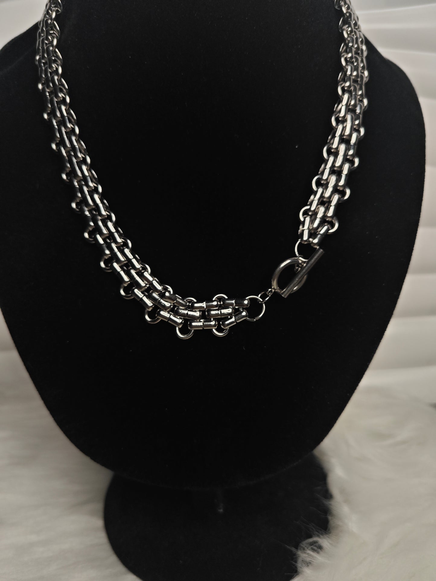 Urban Silver – Breitere Halskette aus Titanstahl
