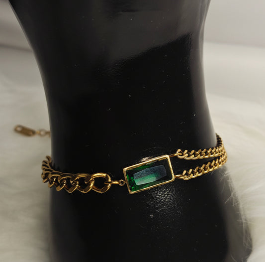 Verde Notte – Vergoldetes Kettenarmband mit Smaragd-Kristall