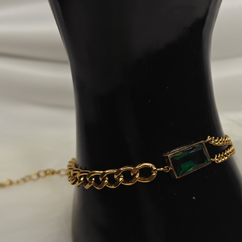 Verde Notte – Vergoldetes Kettenarmband mit Smaragd-Kristall