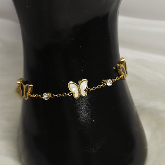 Farfallina Grace – Vergoldetes Schmetterlingsarmband mit Kristallakzenten