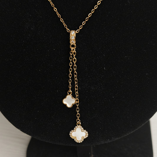 Clara Fleur – Perlmutt & Zirkonia Kette (Gold)