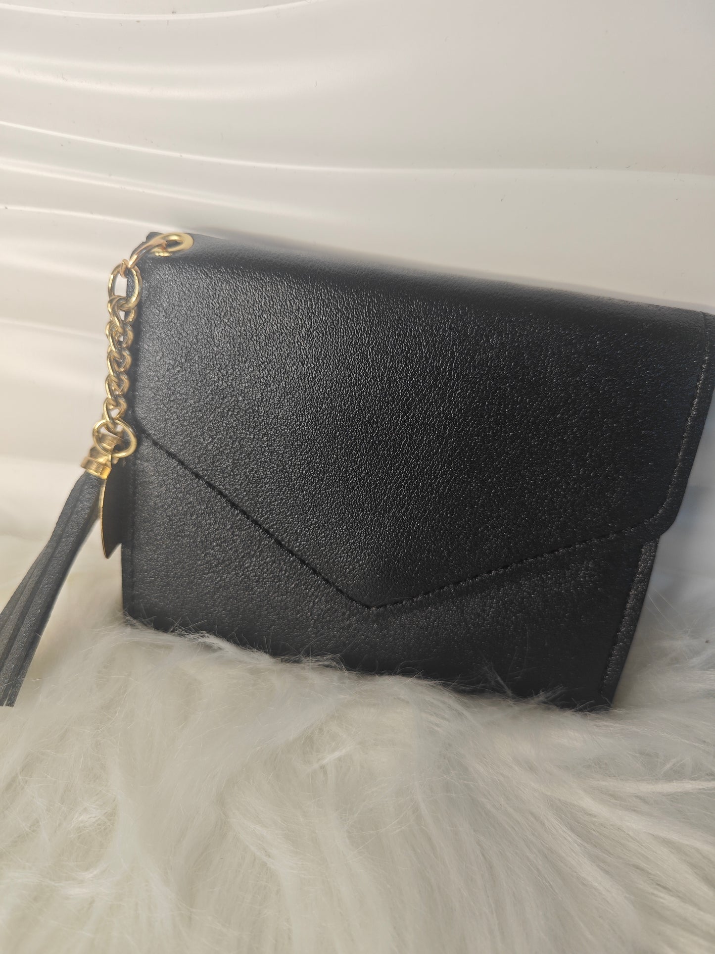 Midnight Charm – Kompaktes Portemonnaie in Schwarz mit Goldherz