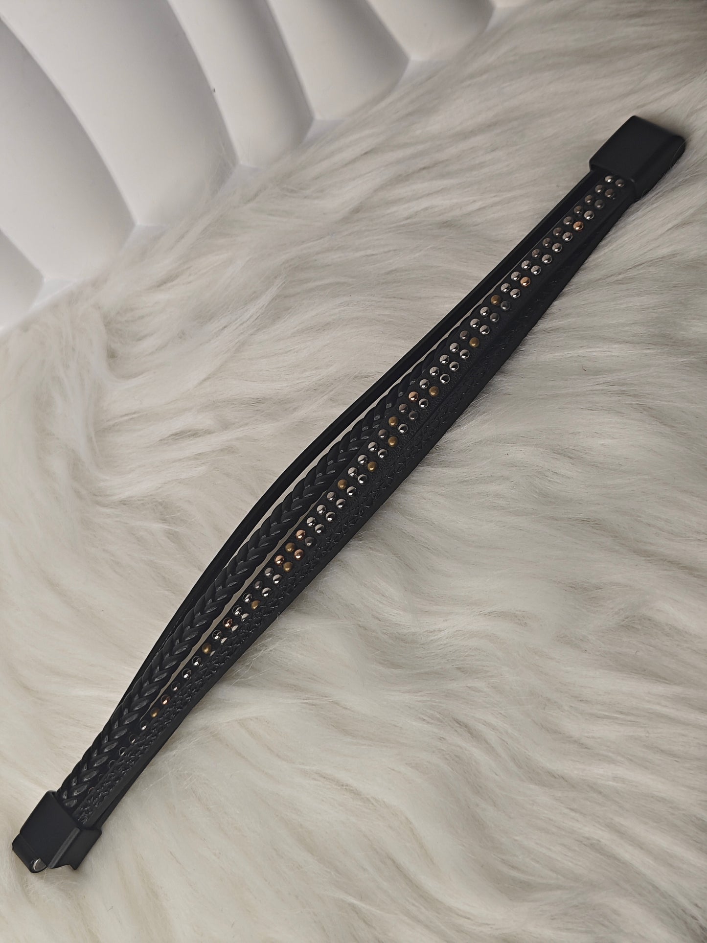 Shadow Edge – Herren Lederarmband mit kleinen Steinchen & Edelstahlverschluss