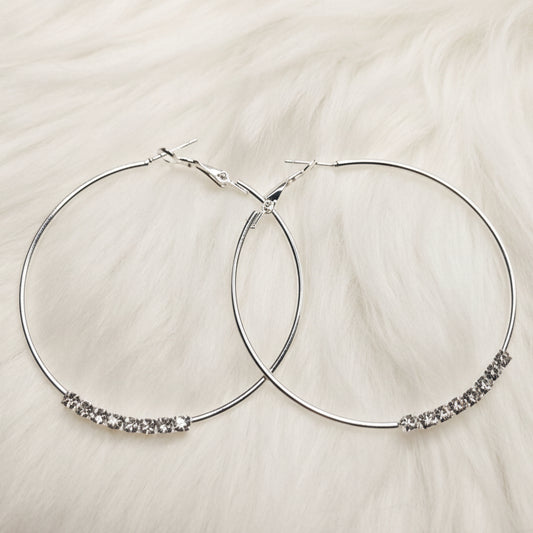 Lumière Circle – Creolen mit funkelnden Akzenten