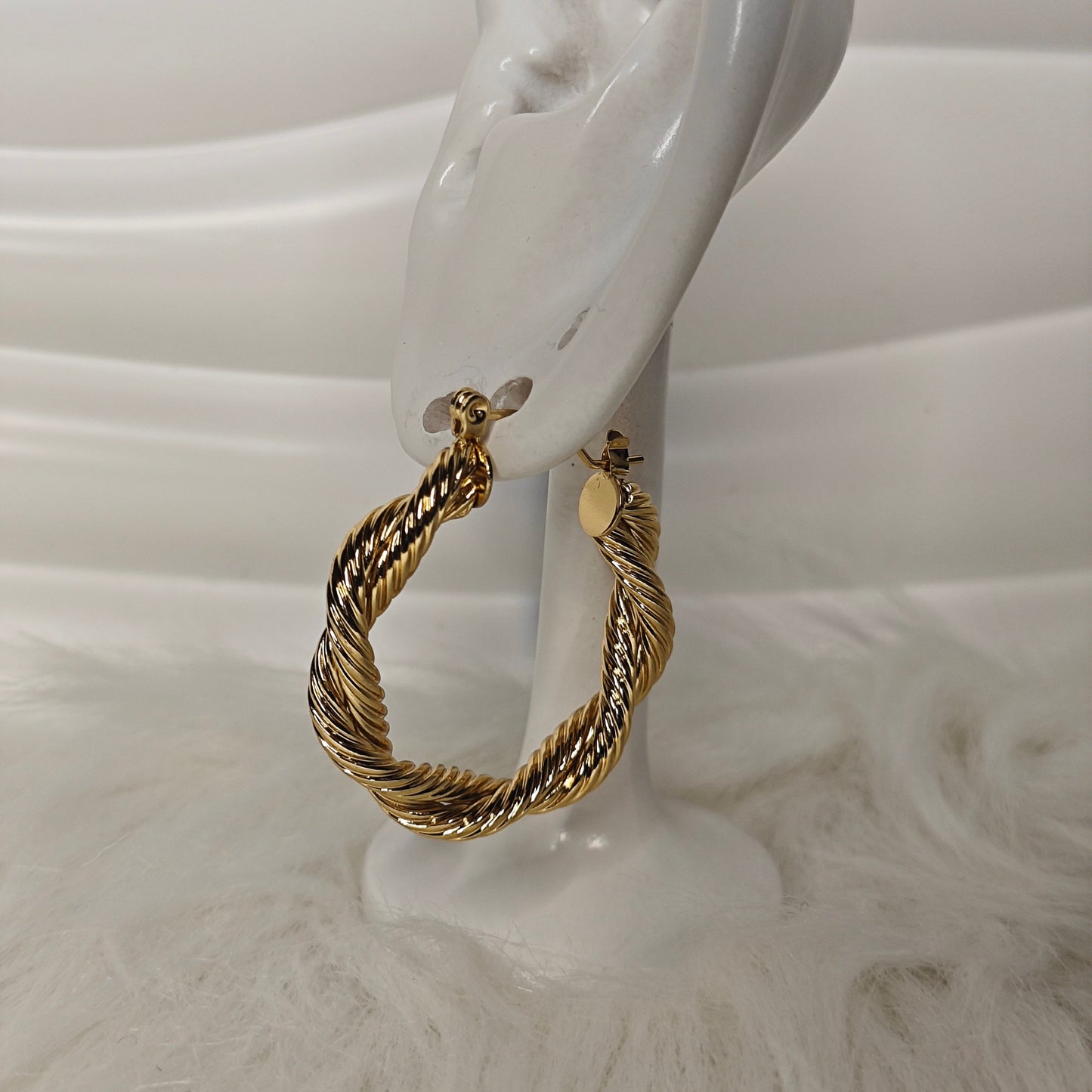 Aurelia Twist – Vergoldete Vintage-Creolen