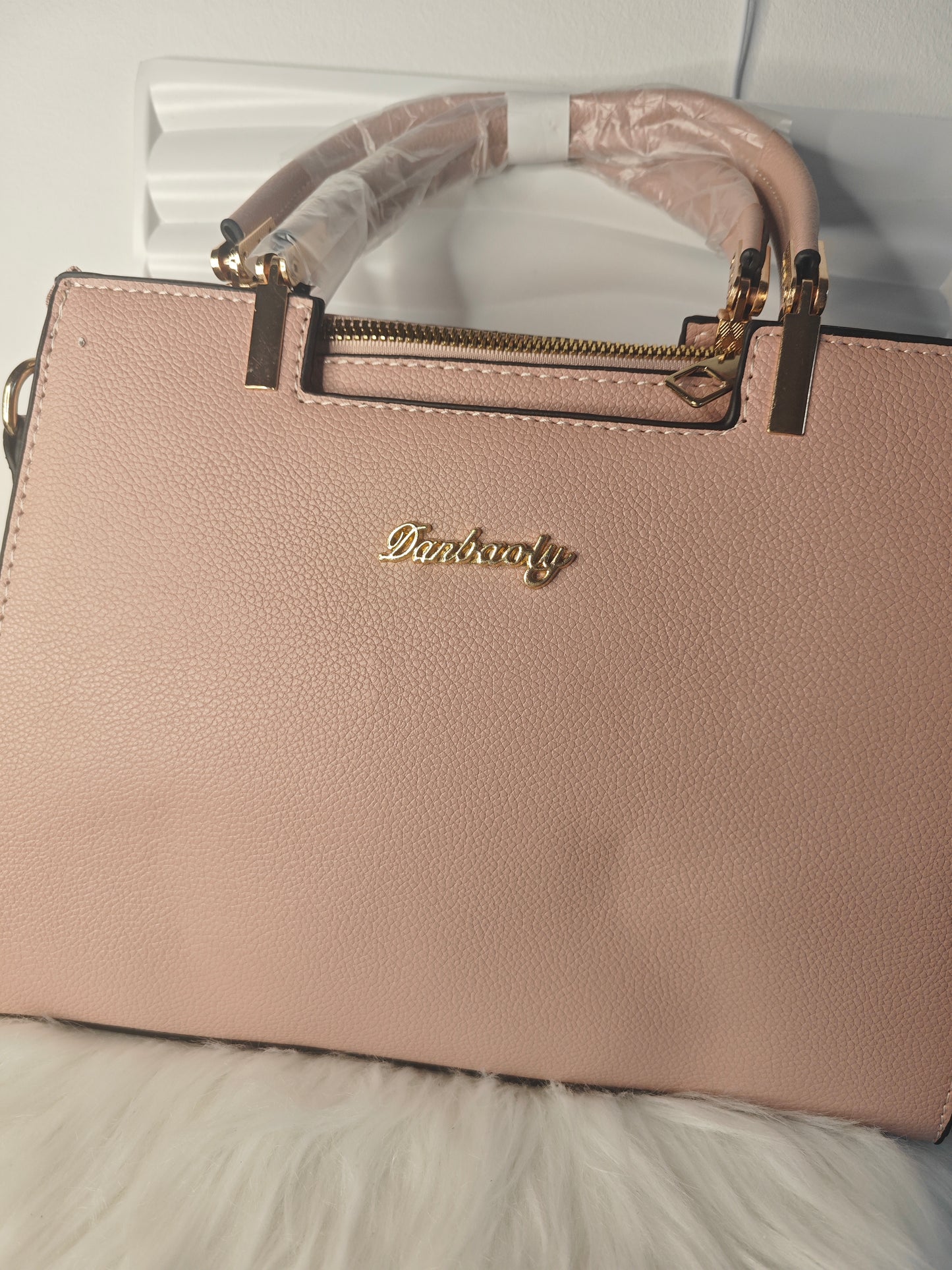 Rosa Eleganza – Große Business Handtasche in Pink mit Goldakzenten