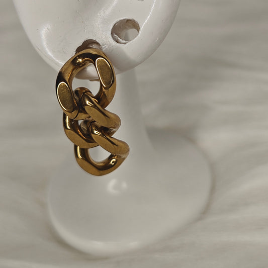 Linea Loop – Statement Ohrringe (Gold)