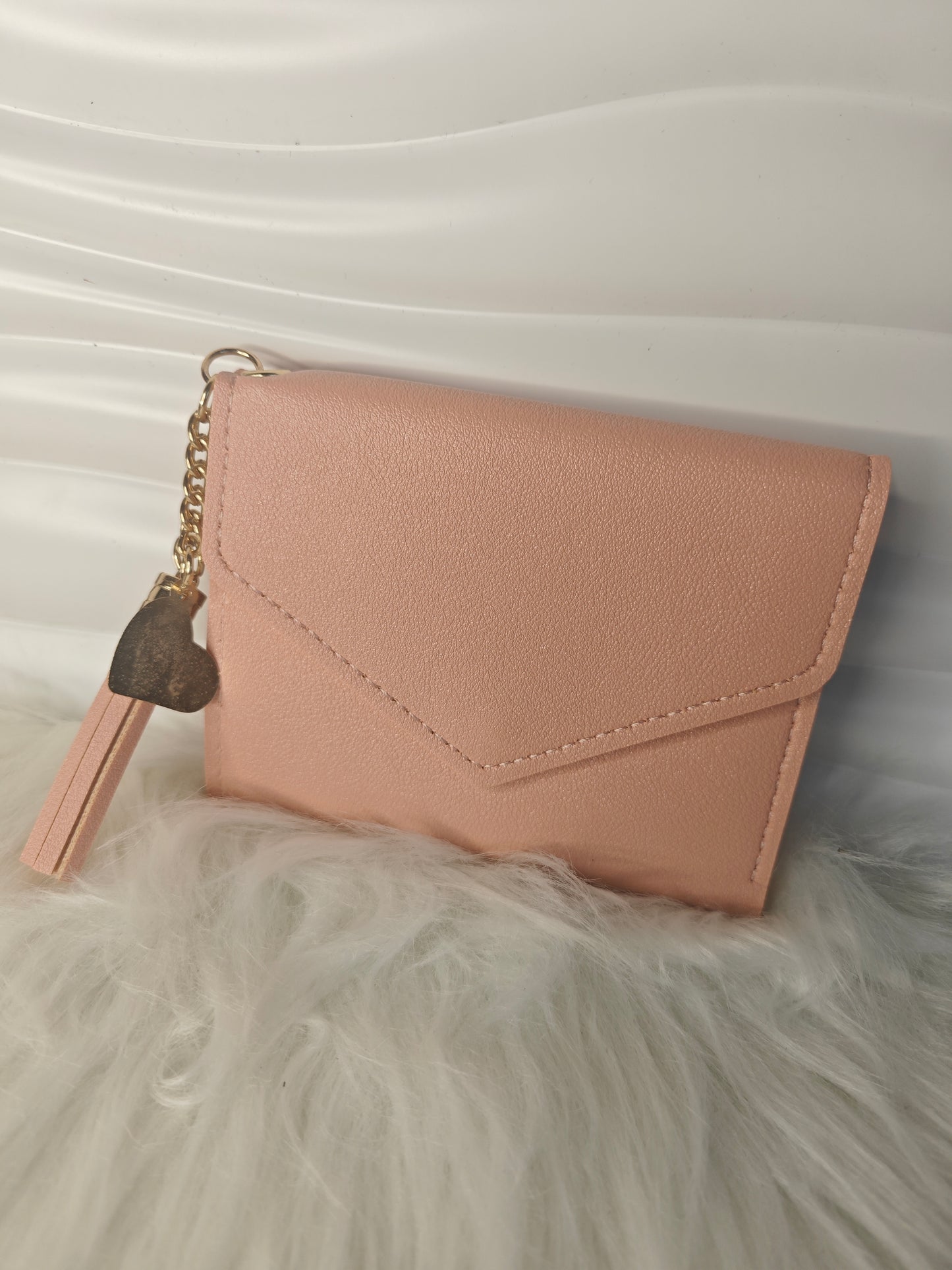 Sweet Bloom – Kompaktes Portemonnaie in Pink mit Herzdetail